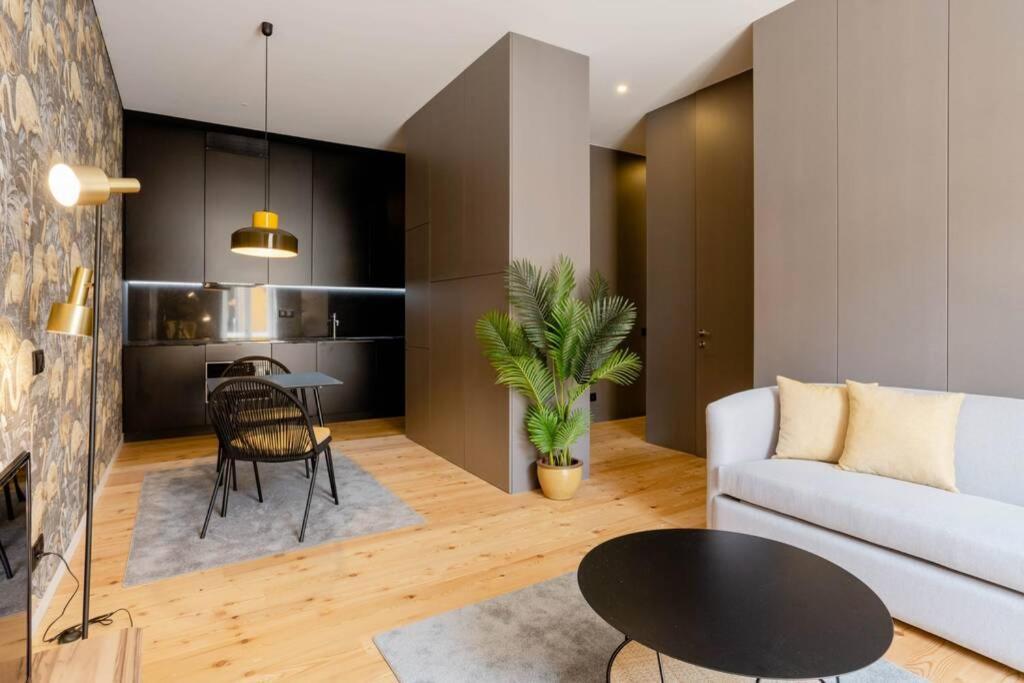 Boutique Rentals-Art & Charm II Apt W/ Terrace Porto Exterior photo