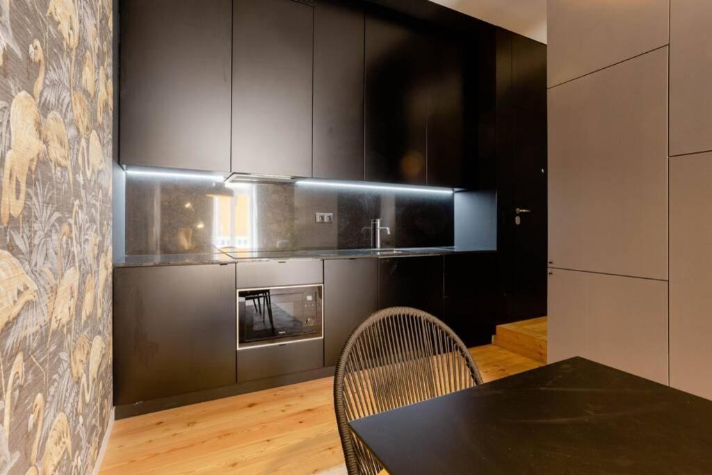Boutique Rentals-Art & Charm II Apt W/ Terrace Porto Exterior photo
