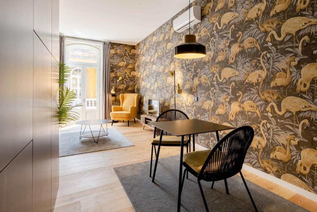 Boutique Rentals-Art & Charm II Apt W/ Terrace Porto Exterior photo