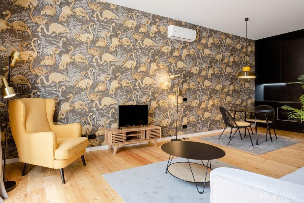 Boutique Rentals-Art & Charm II Apt W/ Terrace Porto Exterior photo