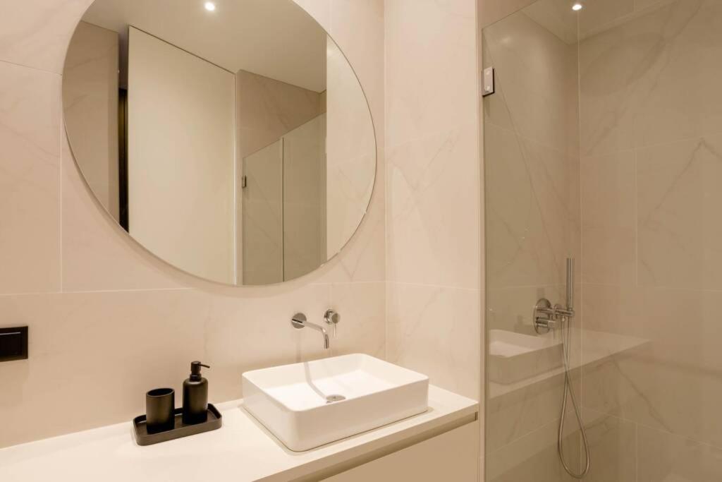 Boutique Rentals-Art & Charm II Apt W/ Terrace Porto Exterior photo
